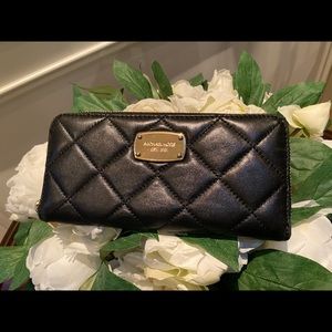 🔥Micheal Kors Black Leather Wallet
